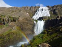 Regenbogen vor Strompgljúfrafoss und Dynjandifoss